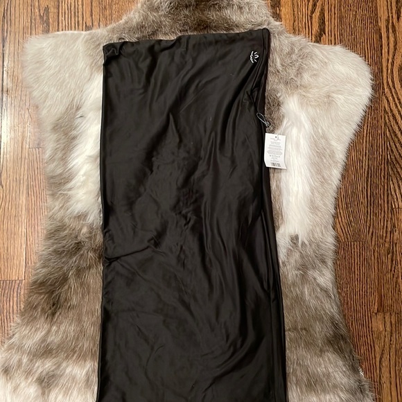 Beyond Yoga Infinity Scarf with pocket NWT $50 - Picture 8 of 11